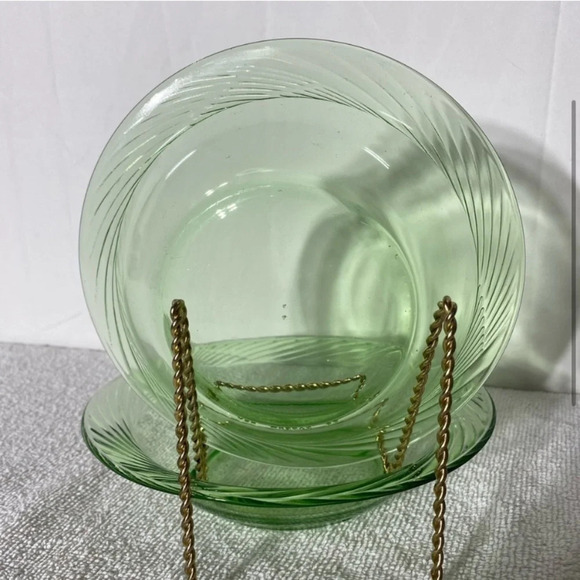 PYREX Spring Green Festiva Swirl Shallow Bowls x2 - Picture 3 of 10